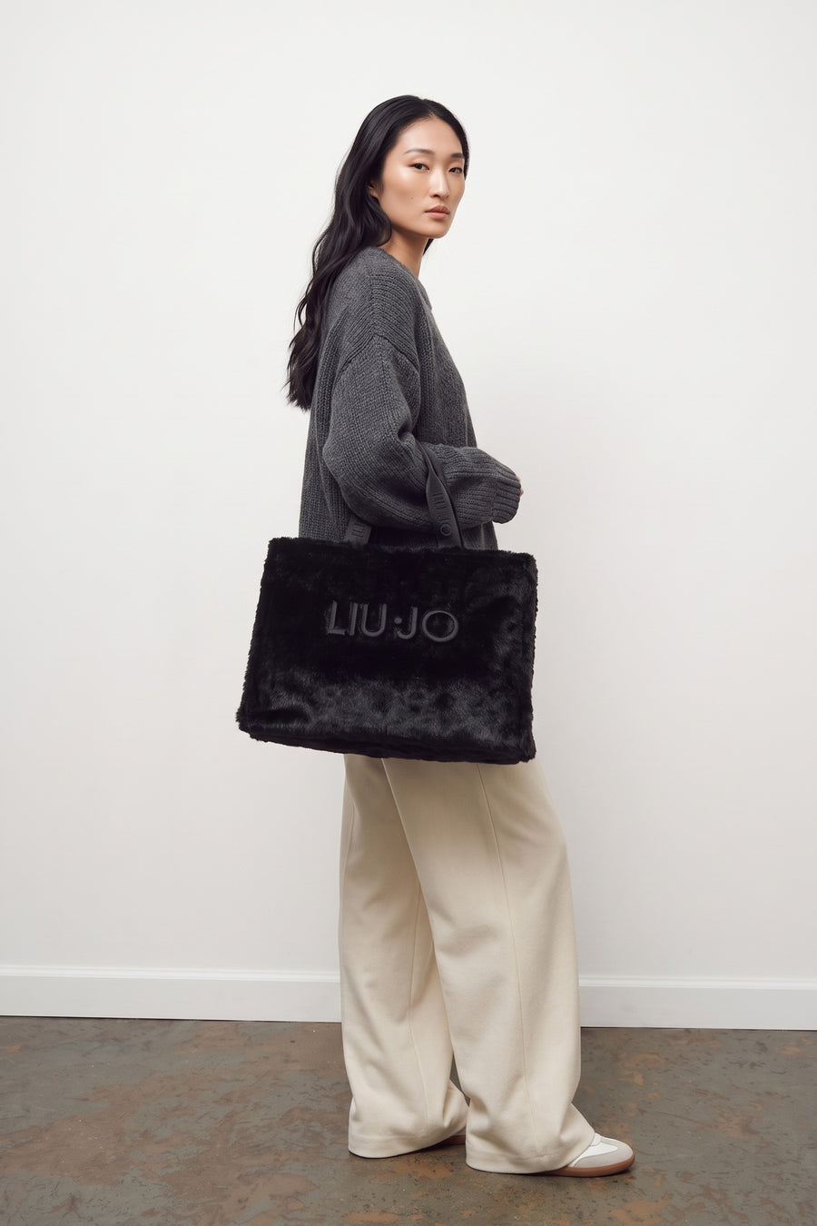 L Tote Faux Fur - Black