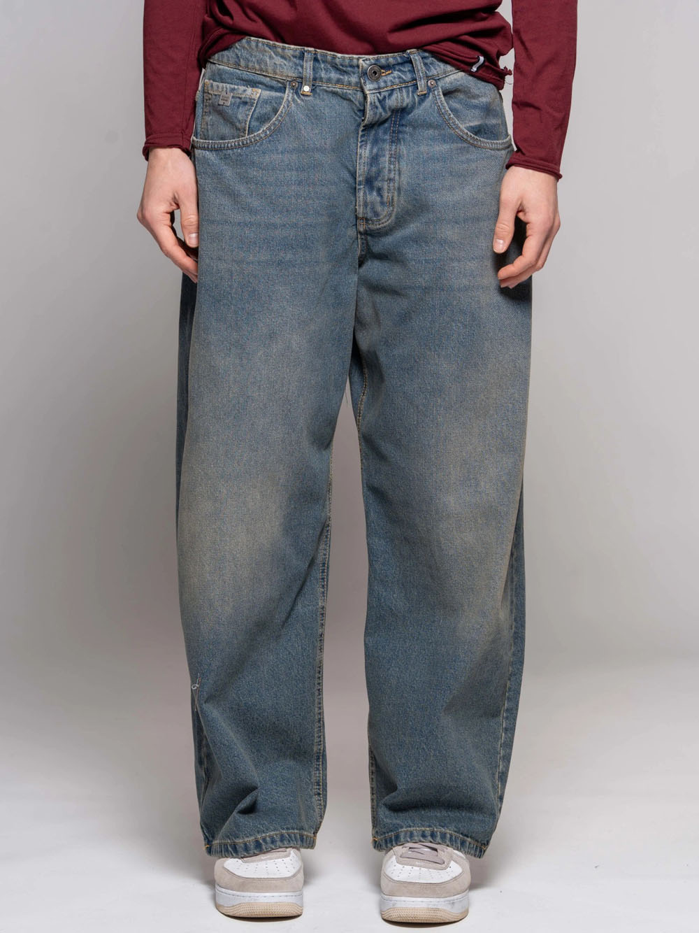 Balloon Fit Jeans — 3