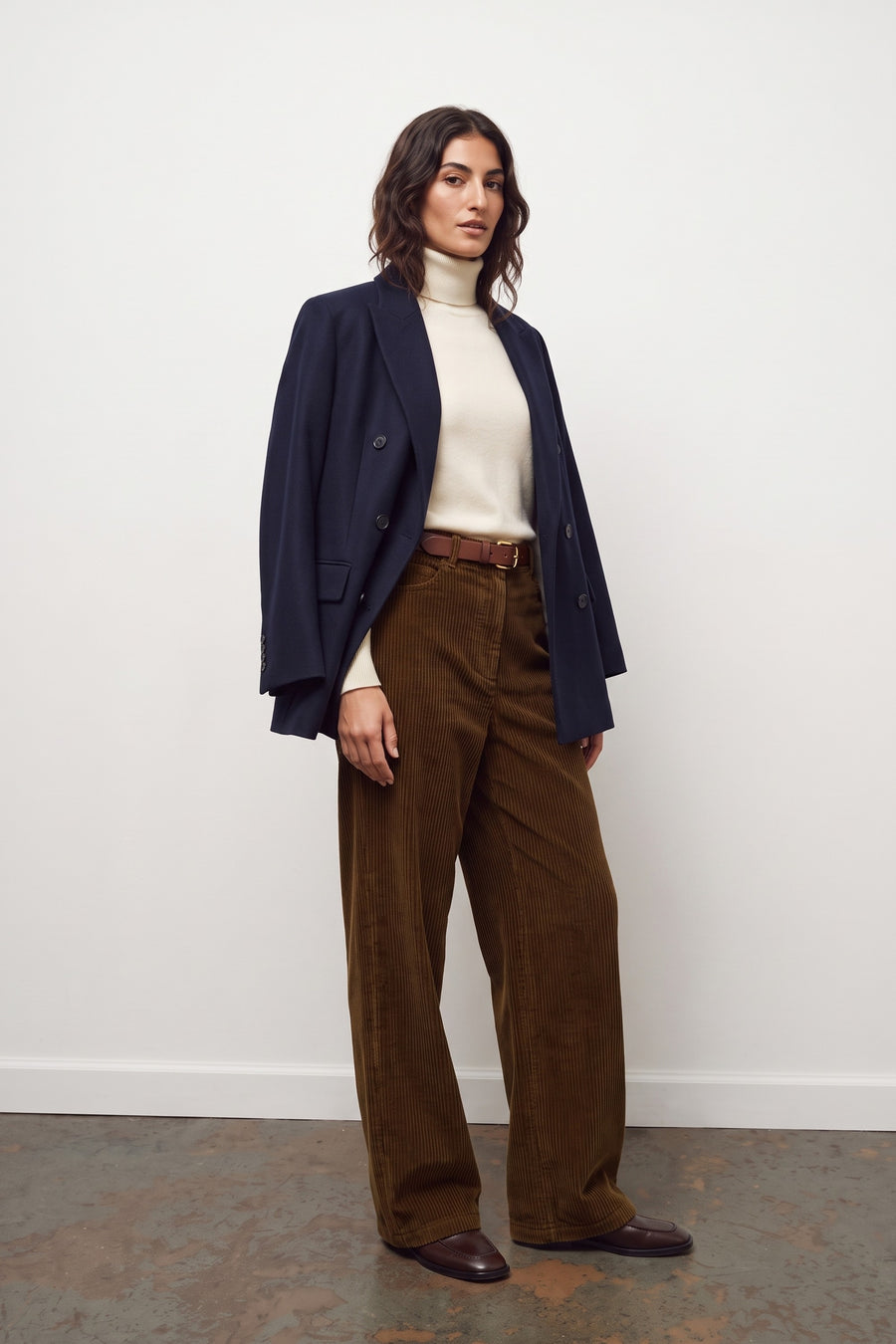 Pantaloni da donna - Velluto a coste oliva
