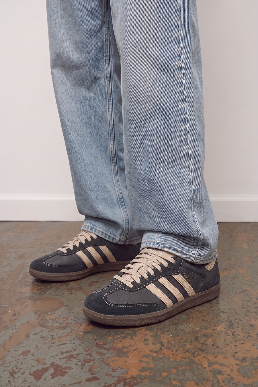 Samba OG - Carbon/Carbon/Gum5
