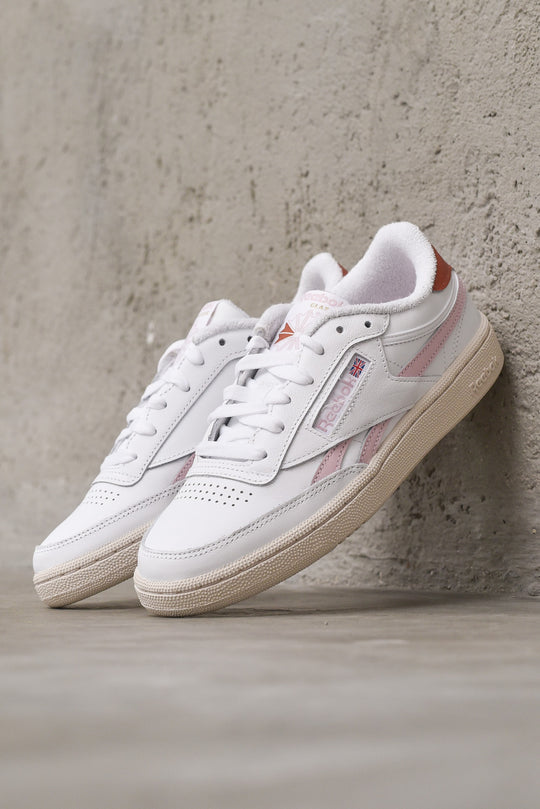 Club C Revenge - Ftwwht F RoberBa Kear