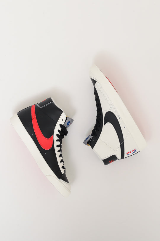 Blazer Mid '77 Emb - Sail Black Chile Red