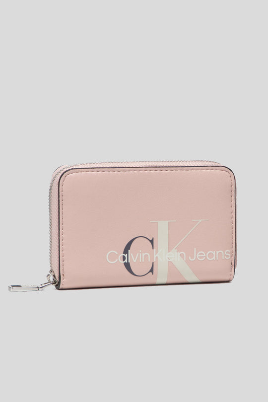 Sculpted Mono Med Zip Around - Pale Conch Shell