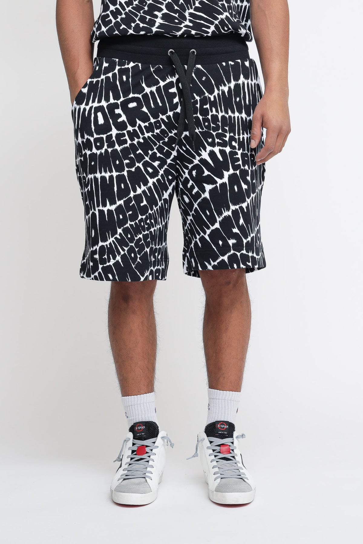 Short - Black — 2