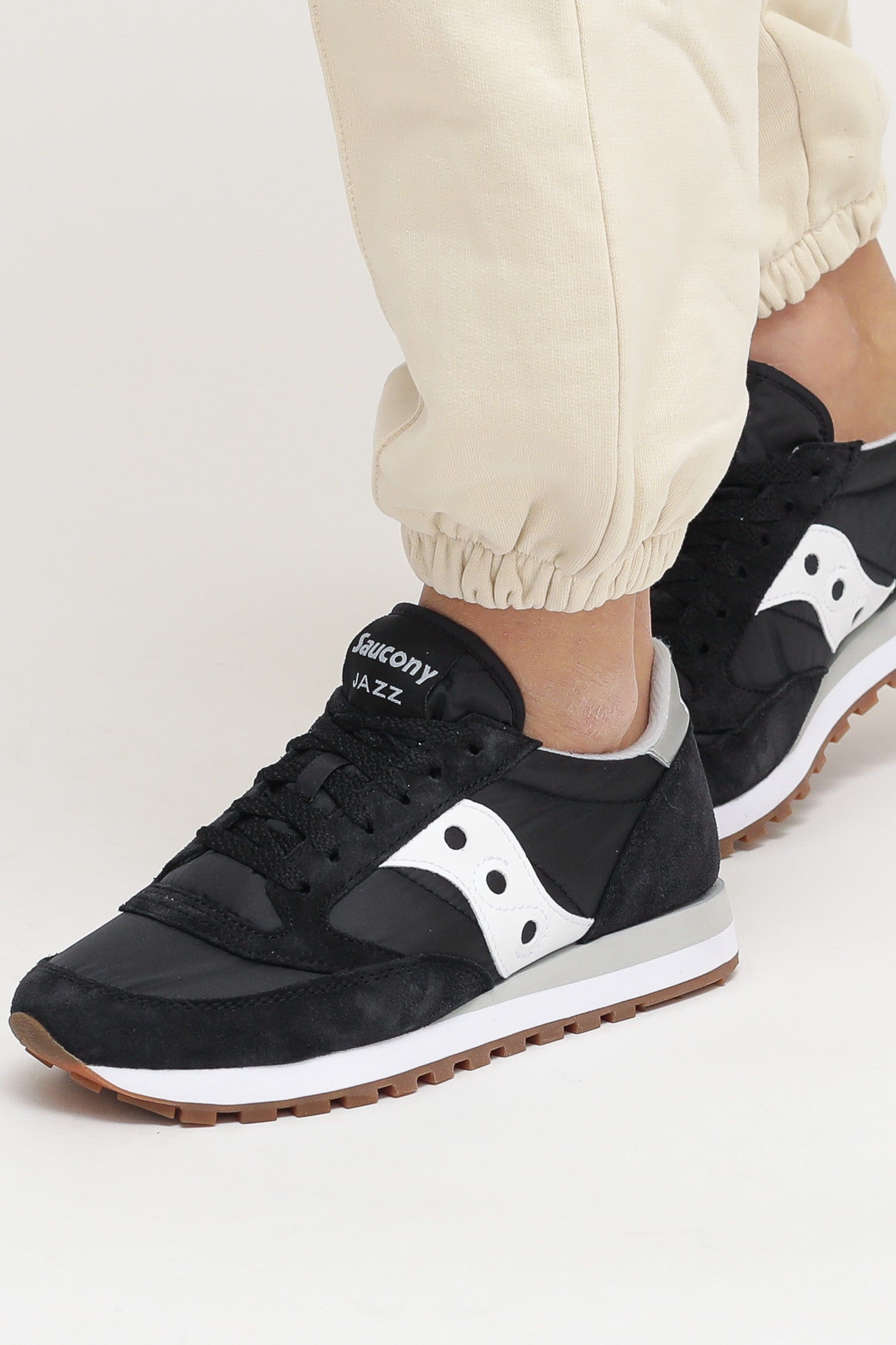 saucony black white