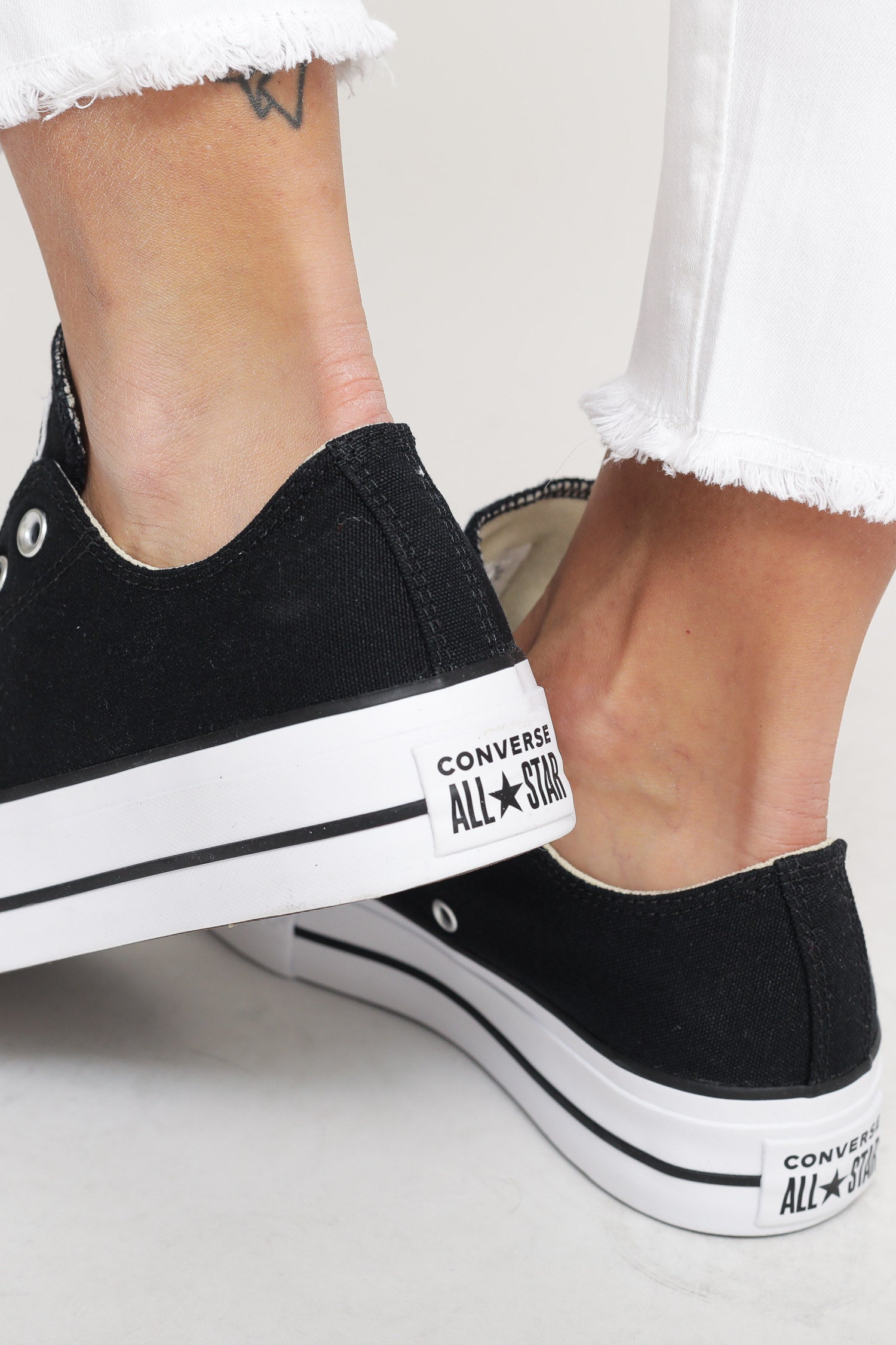 Converse Chuck Taylor All Star Platform Canvas Low Top Black
