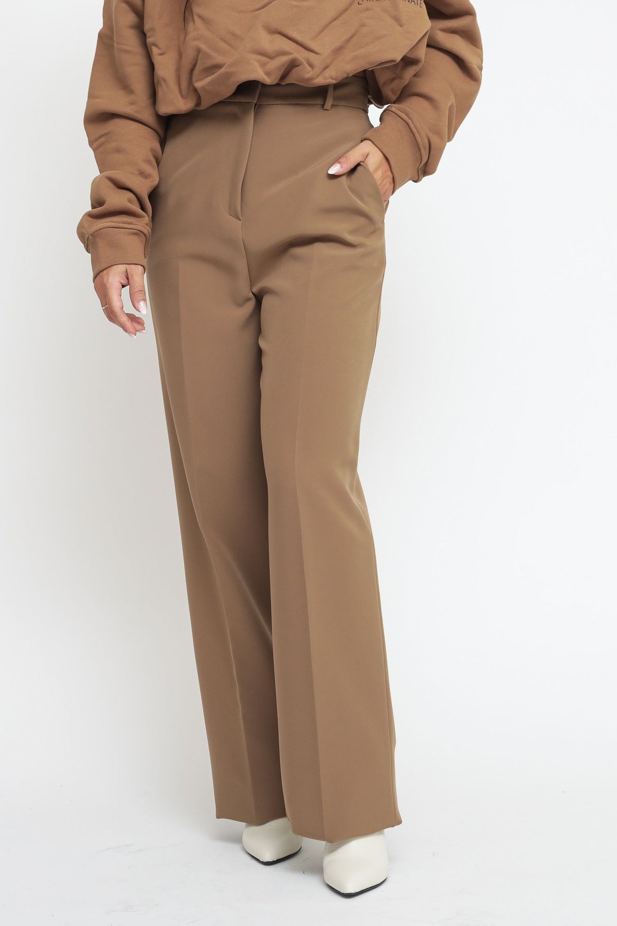 Straight-Leg Trouser - Coffee — 1