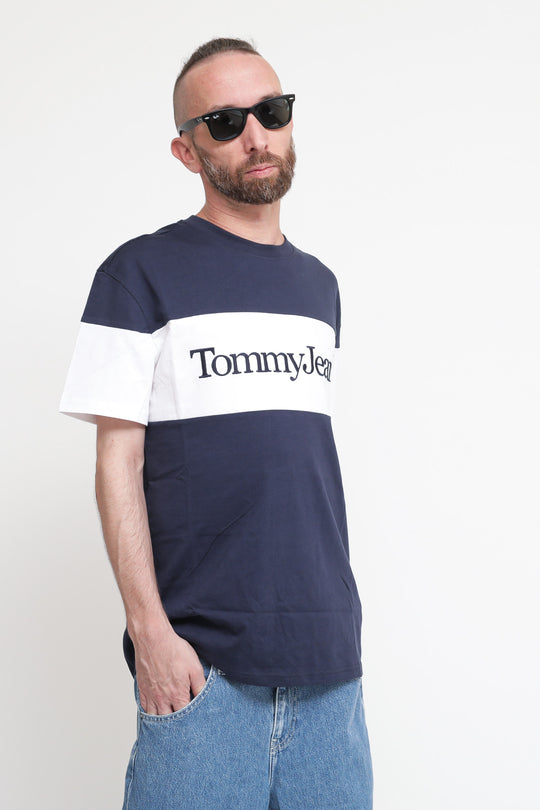 Tjm Clsc Serif Linear Block Tee - Twilight Navy