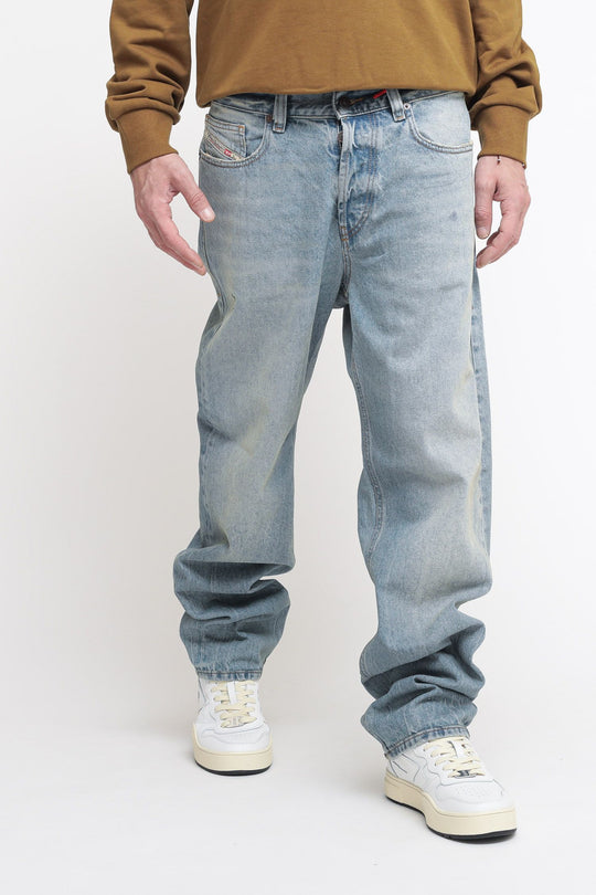 2010 - 09D79  L. 32 Pantaloni