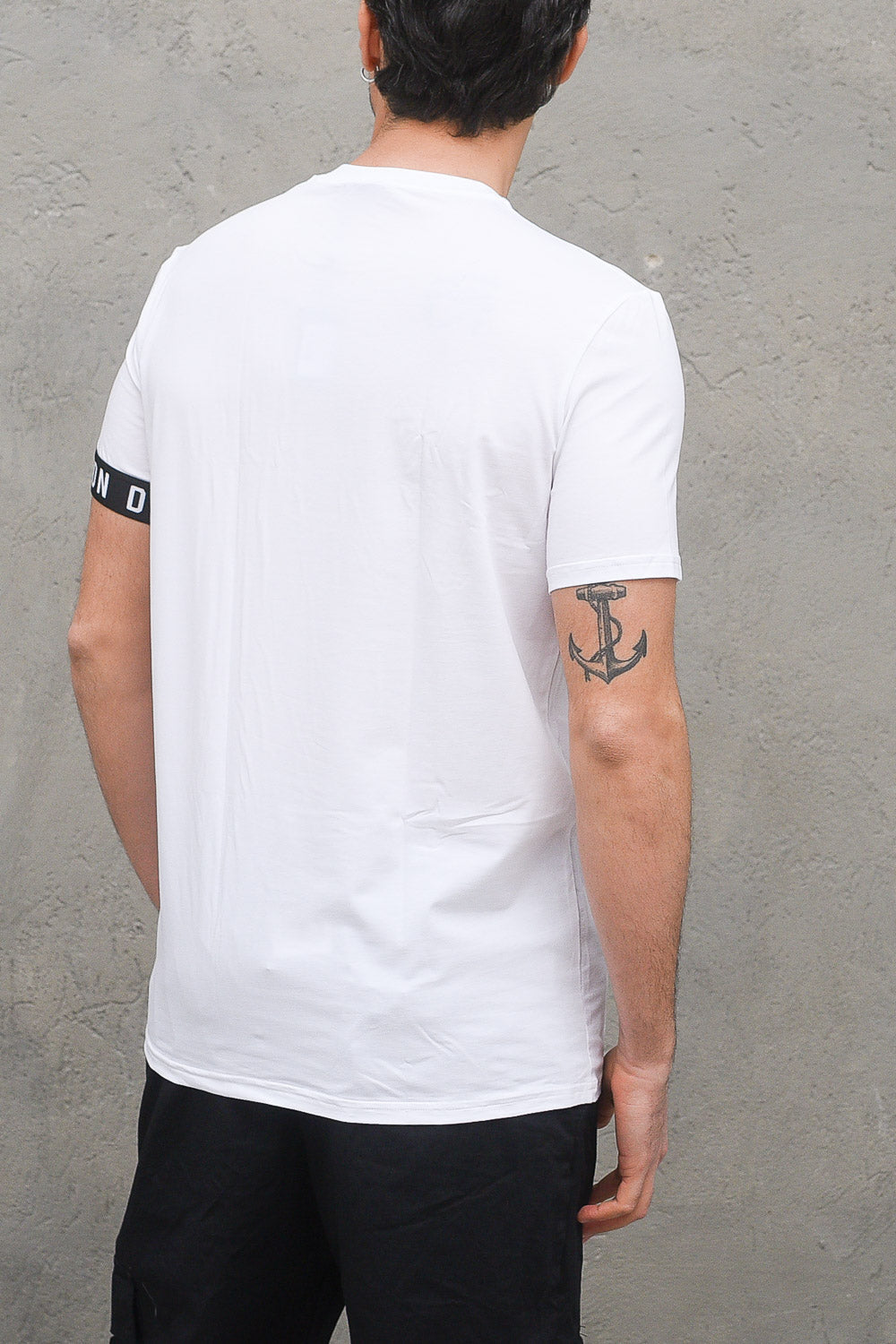 Round Neck T-shirt - White — 2