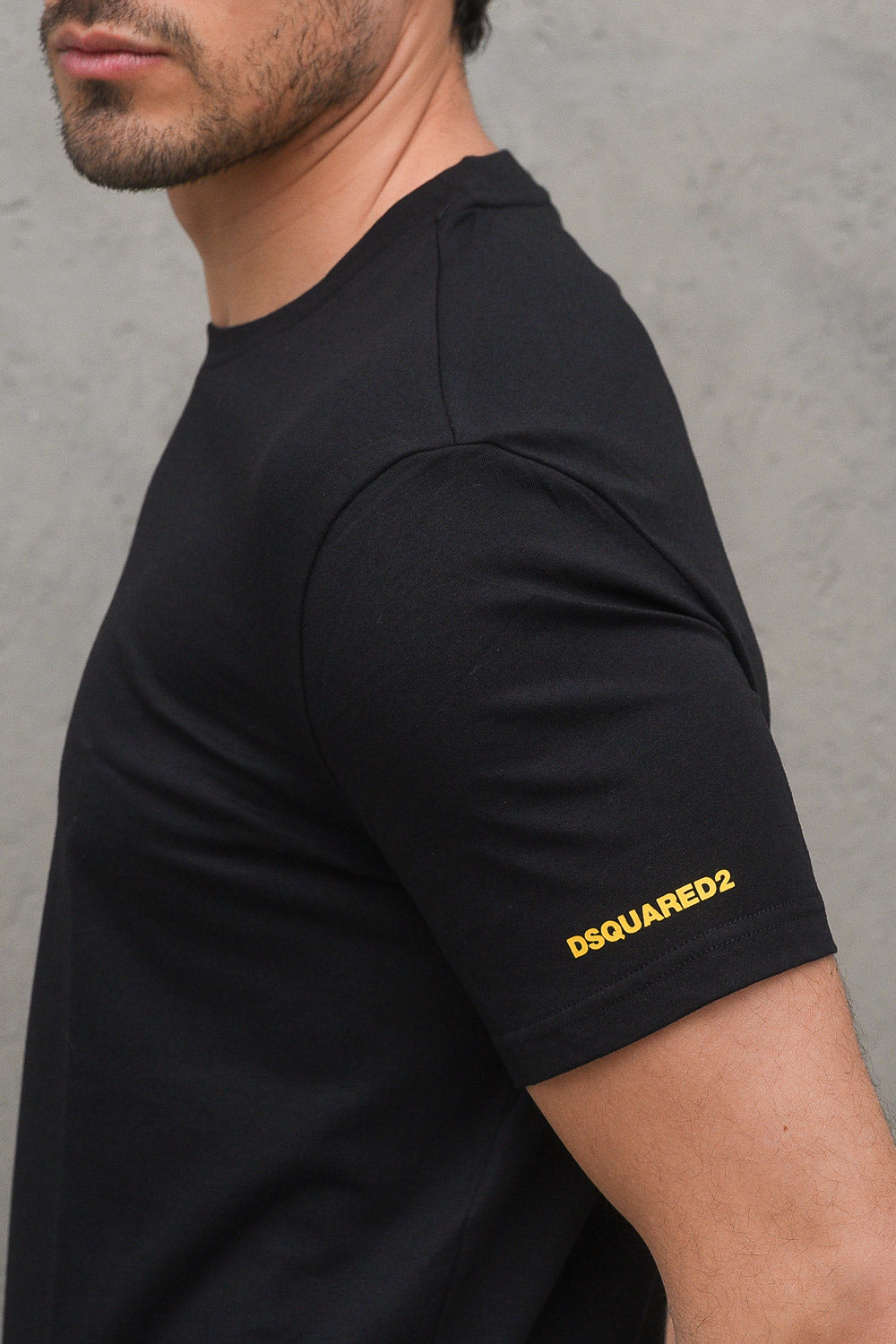 Round Neck T-shirt - Black — 2