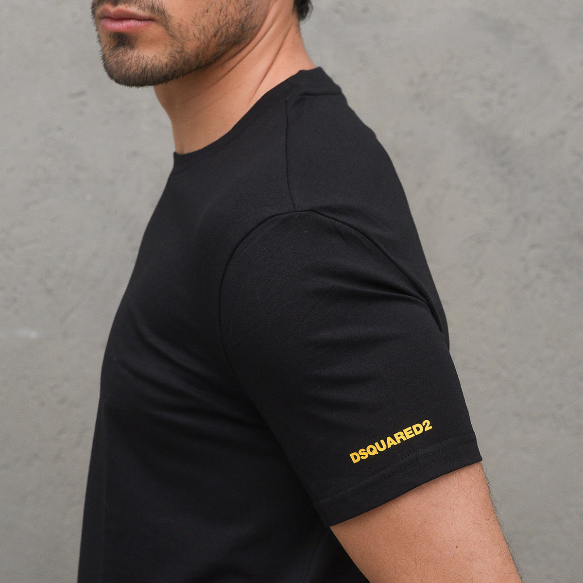 Round Neck T-shirt - Black — 5
