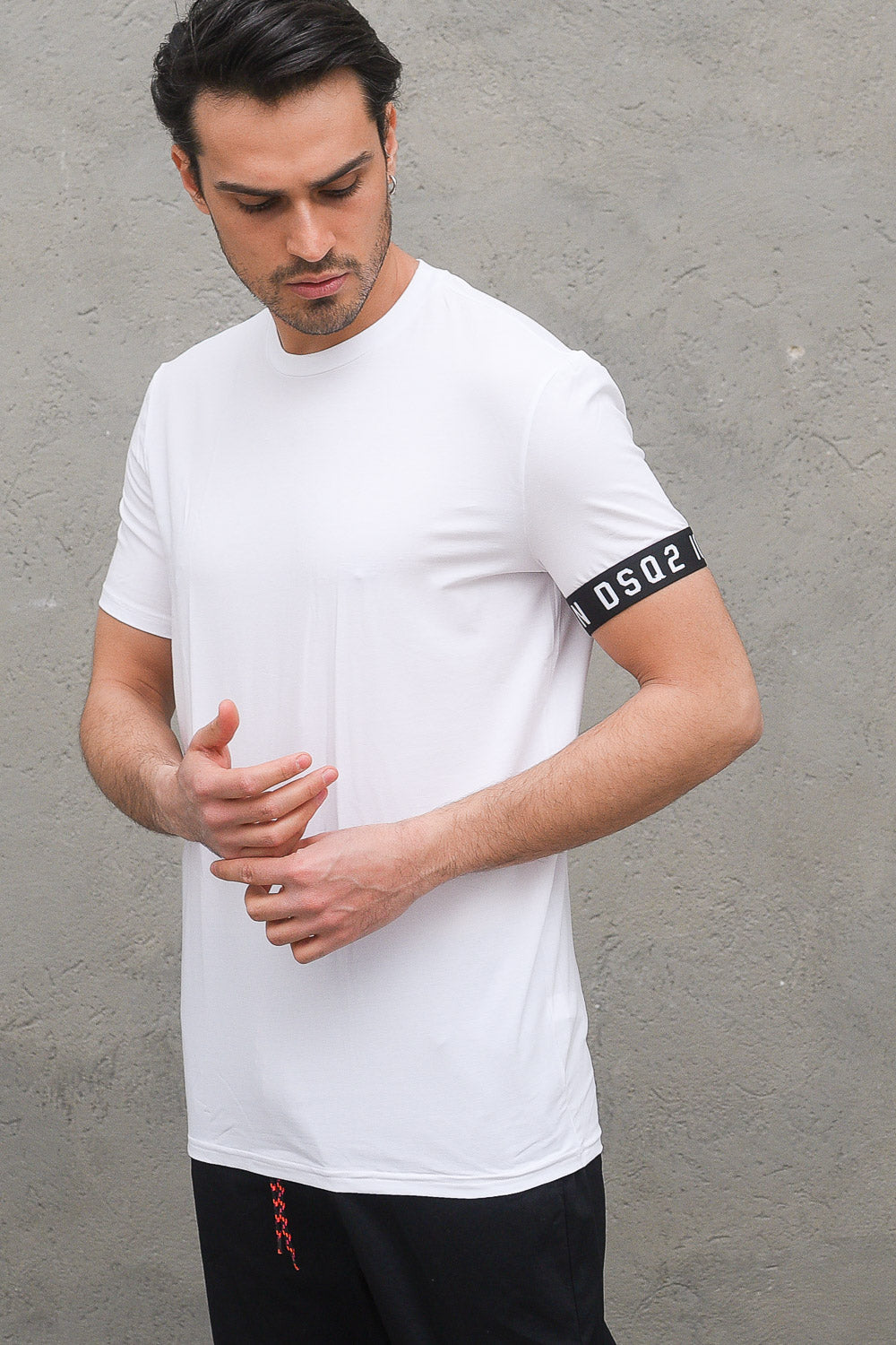 Round Neck T-shirt - White — 4